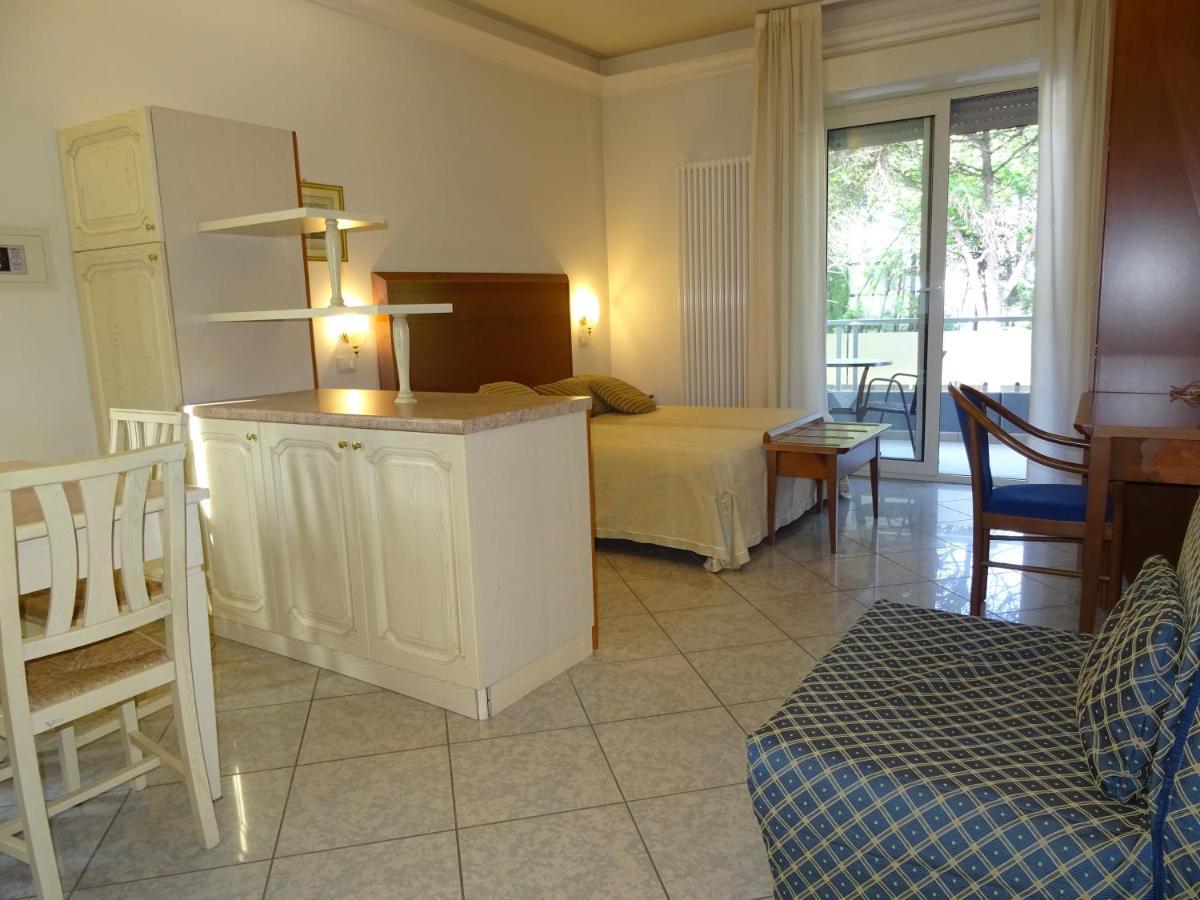 Residence Rosa Dei Venti Червия Экстерьер фото